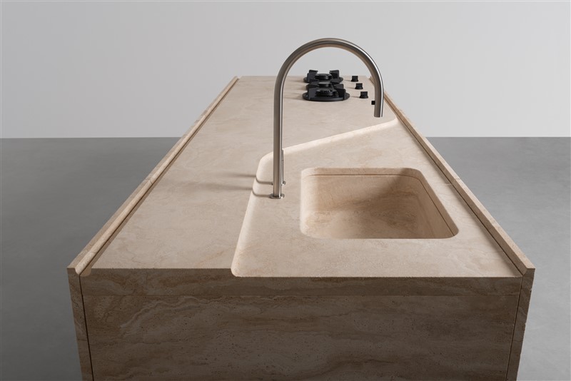 Flow stone kitchen island | Vaselli